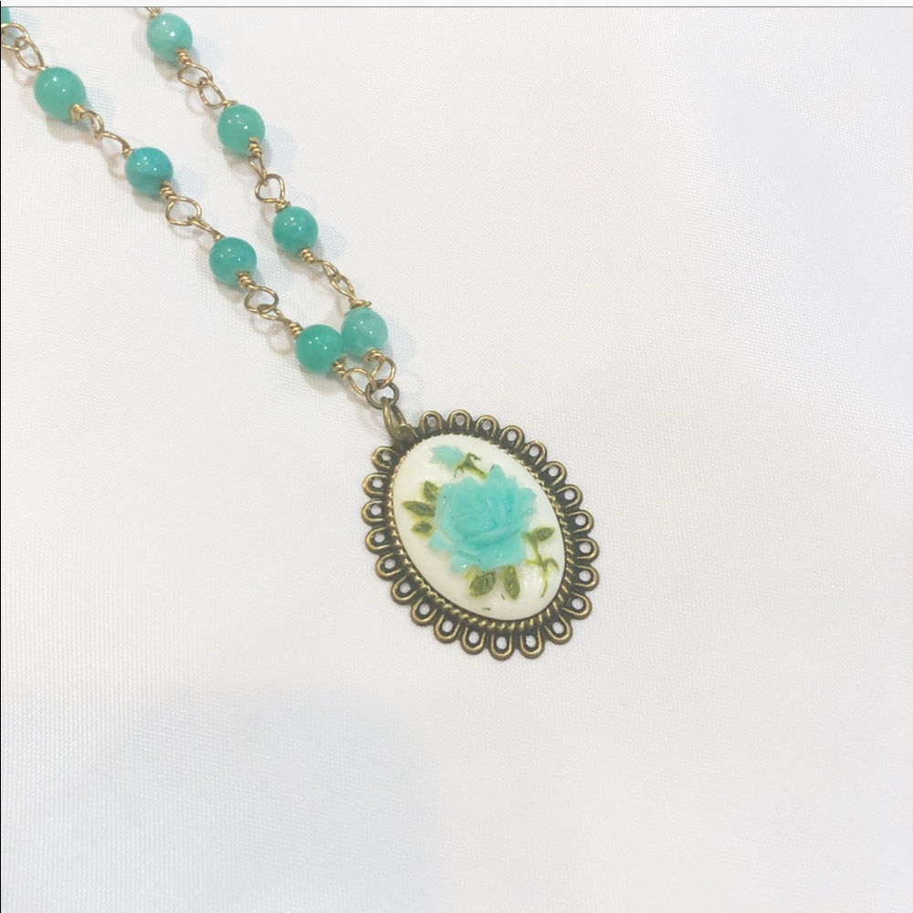 GOLD& MINT GREEN ROSE NECKLACE